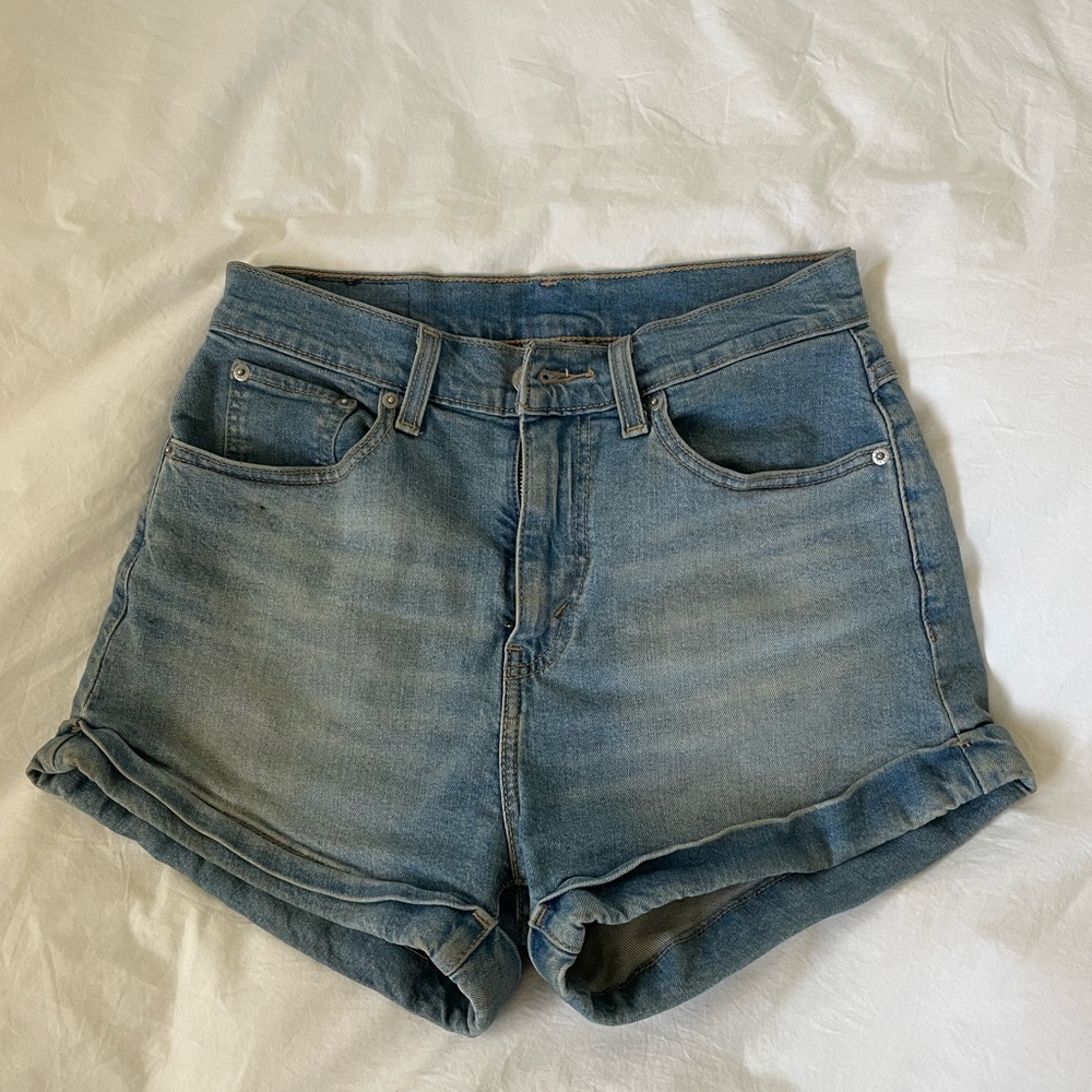 Levi’s Denim Shorts - 28